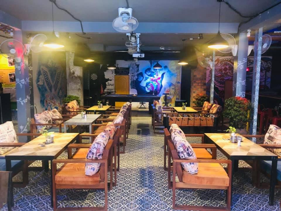 Route 66 Music Restaurant & Hostel Siem Reap Exterior photo